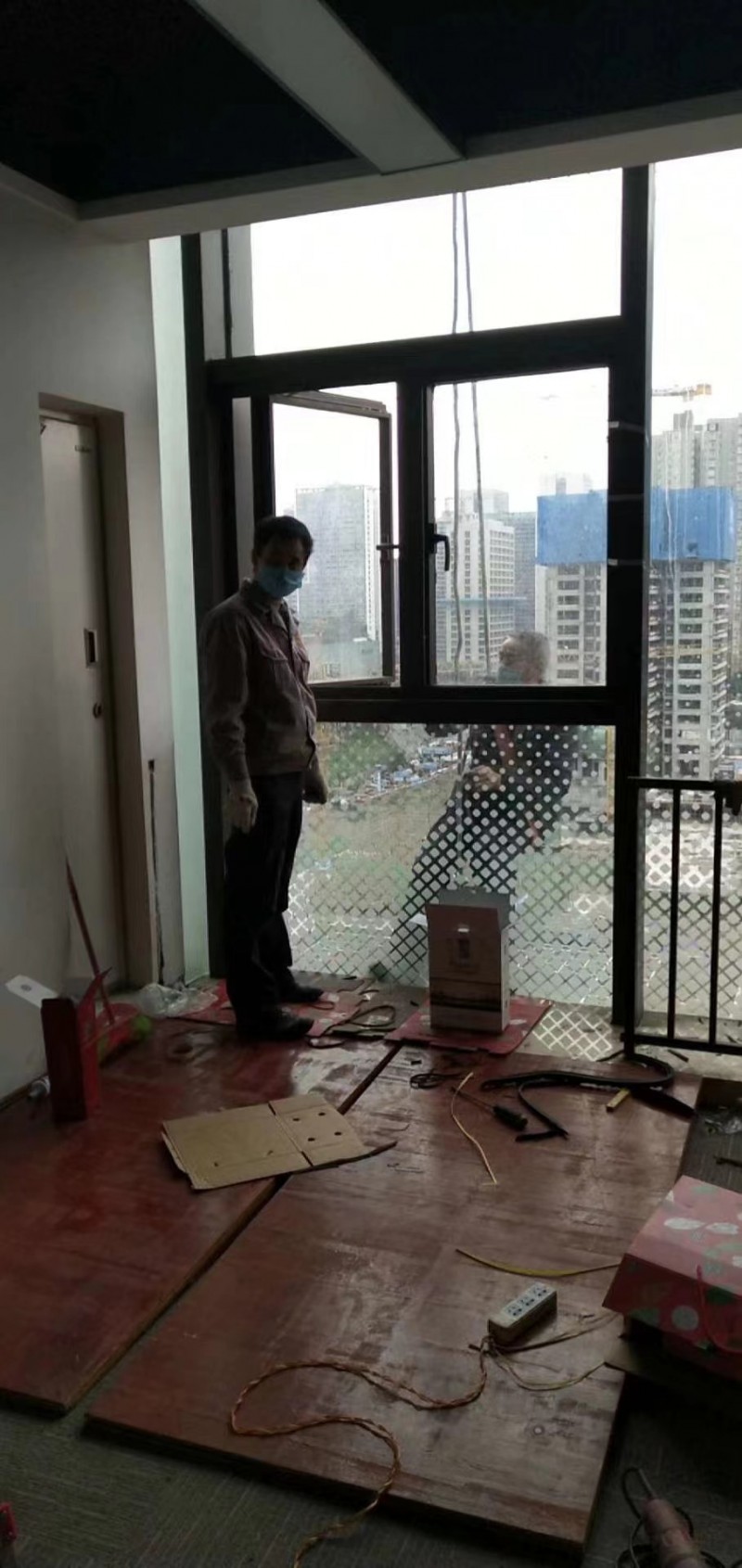 重慶北碚區幕墻門窗玻璃維修-北碚區外墻玻璃幕墻門窗更換
